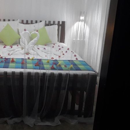 Butterfly Jewel Bed and Breakfast Unawatuna Exteriör bild