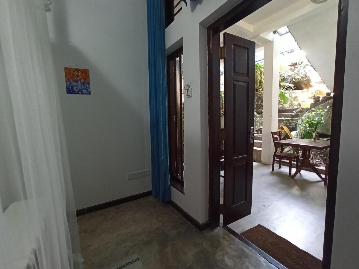 Butterfly Jewel Bed and Breakfast Unawatuna Exteriör bild