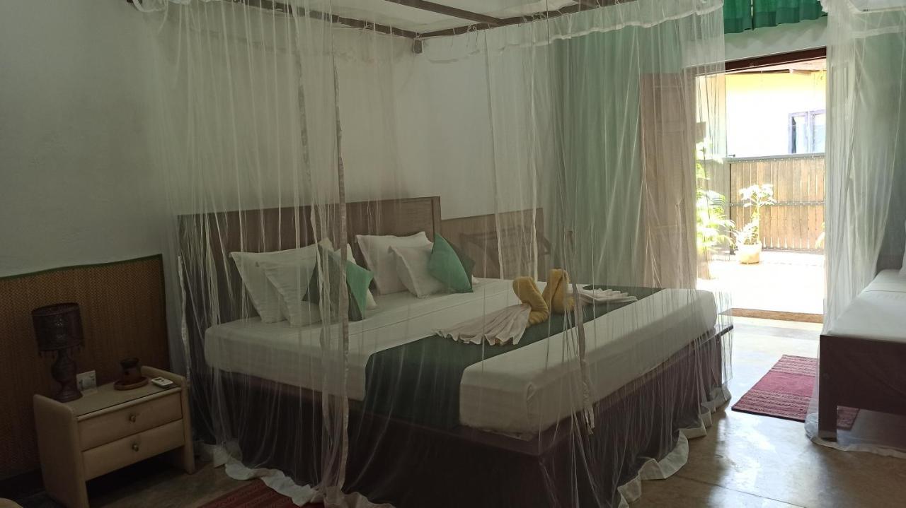 Butterfly Jewel Bed and Breakfast Unawatuna Exteriör bild