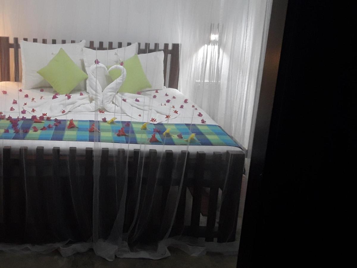 Butterfly Jewel Bed and Breakfast Unawatuna Exteriör bild