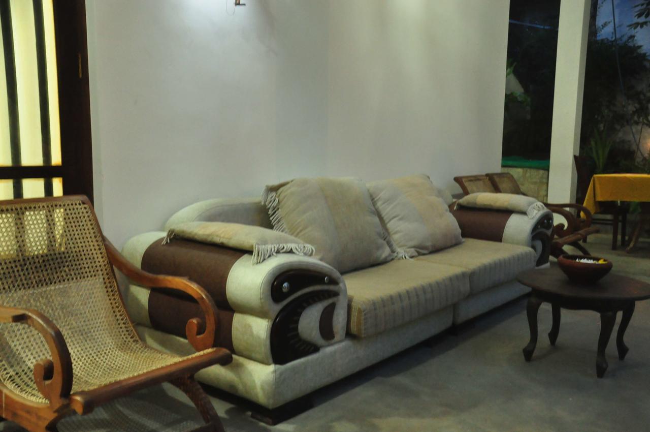 Butterfly Jewel Bed and Breakfast Unawatuna Exteriör bild