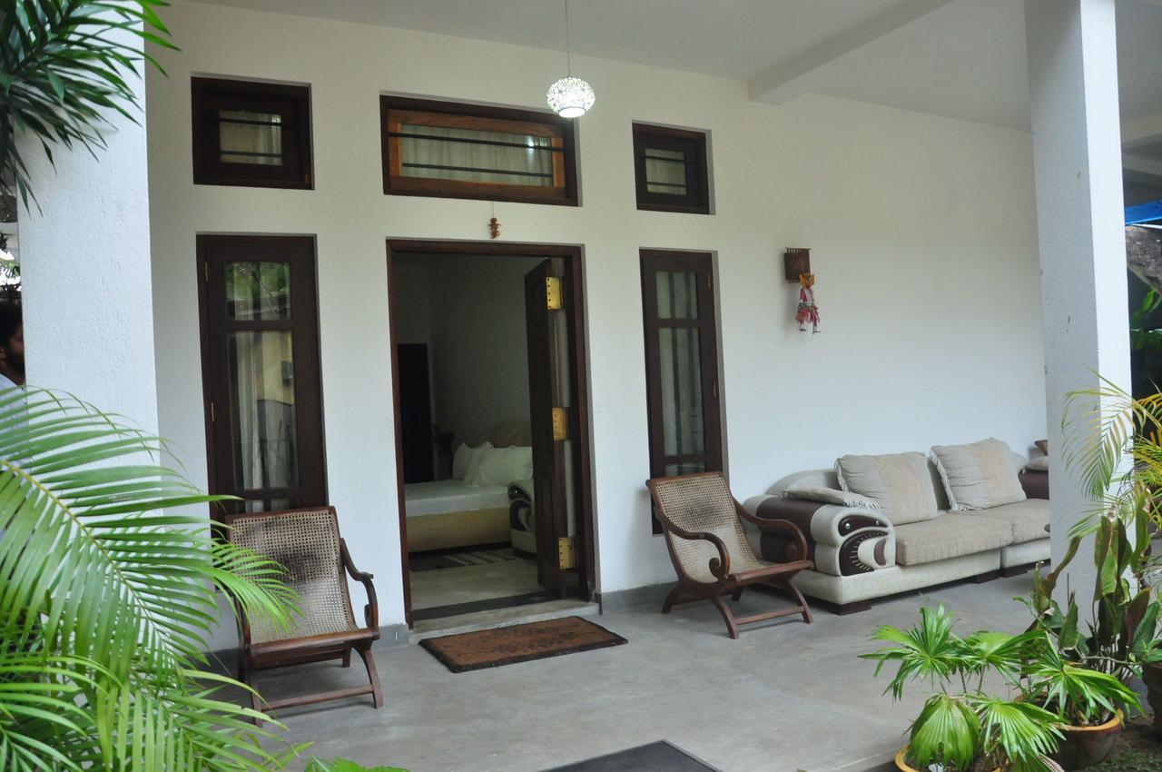 Butterfly Jewel Bed and Breakfast Unawatuna Exteriör bild