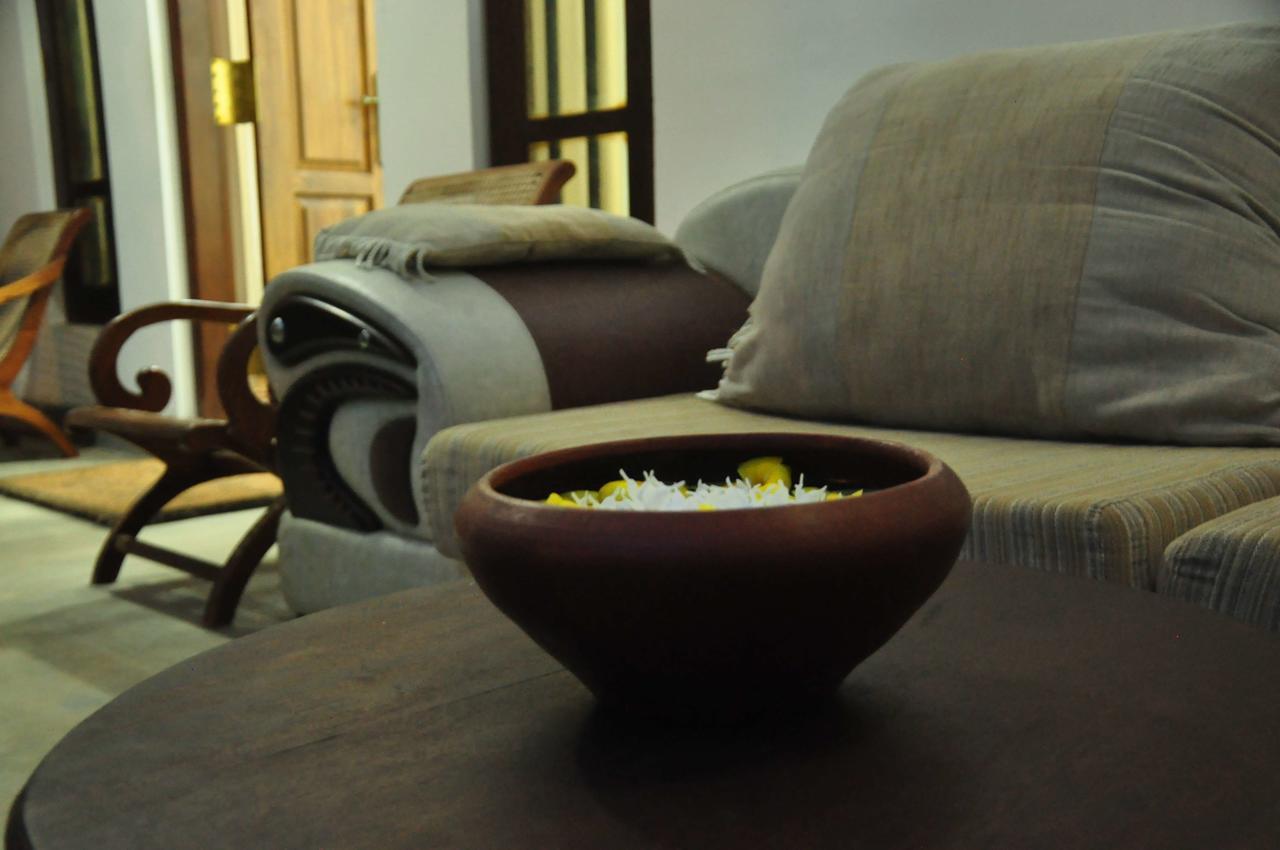 Butterfly Jewel Bed and Breakfast Unawatuna Exteriör bild