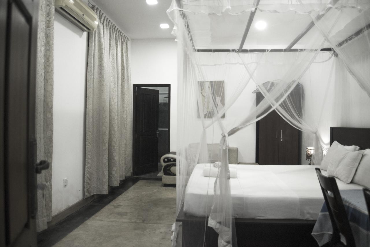 Butterfly Jewel Bed and Breakfast Unawatuna Exteriör bild